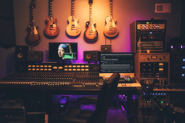 Online FM & Audio Radio Station 01